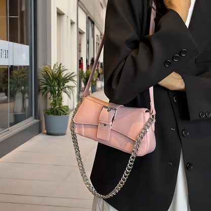 Small and stylish leather underarm bag - Image 3