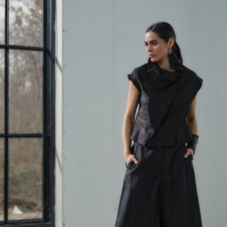 Avant-garde linen clothing