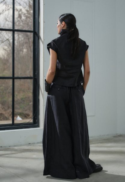 Avant-garde linen clothing - Image 3