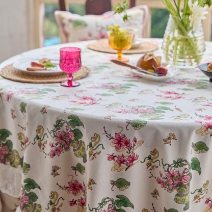 Country Elegance Vintage Floral Tassel Tablecloth - Image 2