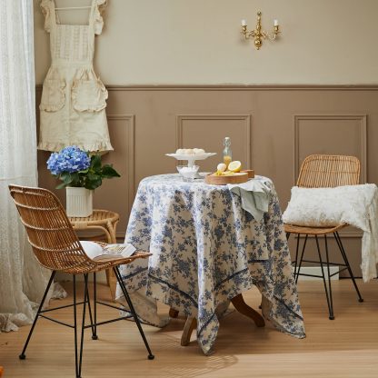 Elegant French tablecloth for cafe kitchen