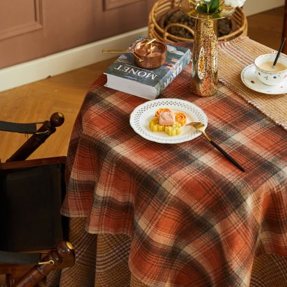 Elegant retro yellow and orange checkered tablecloth - Image 4