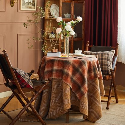 Elegant retro yellow and orange checkered tablecloth - Image 5