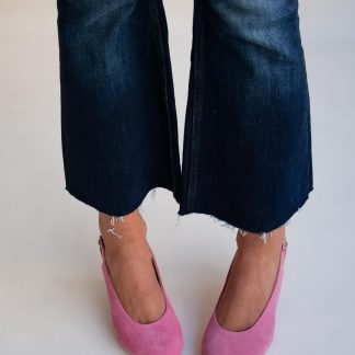 Ladies leather low heel shoes