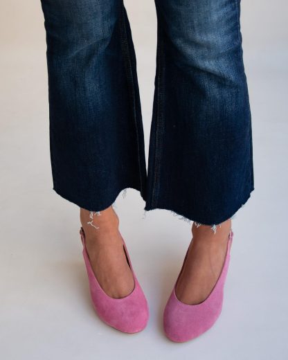 Ladies leather low heel shoes