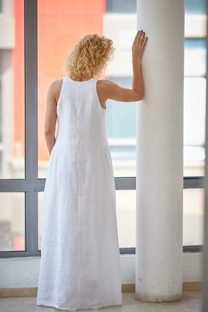 Loose white linen maxi skirt - Image 4