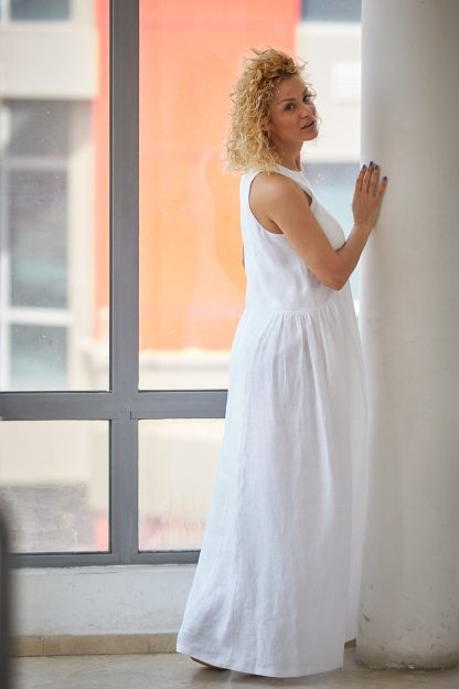 Loose white linen maxi skirt - Image 2