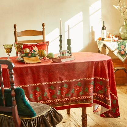Rectangular red velvet tablecloth - Image 4