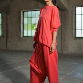 Simple and fashionable women's tops