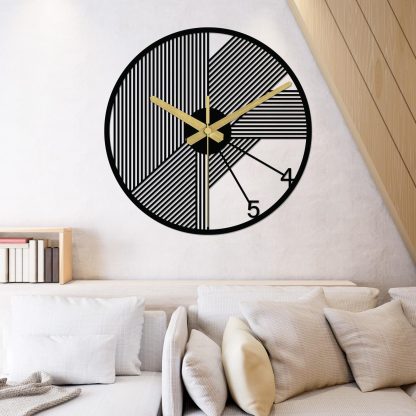 Simple striped metal wall clock - Image 4
