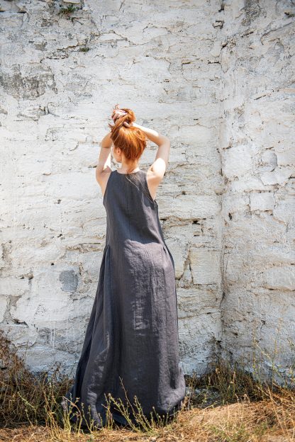 Summer women's sleeveless long dress - Image 3