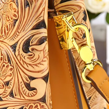 Vintage carved ladies handbag - Image 2