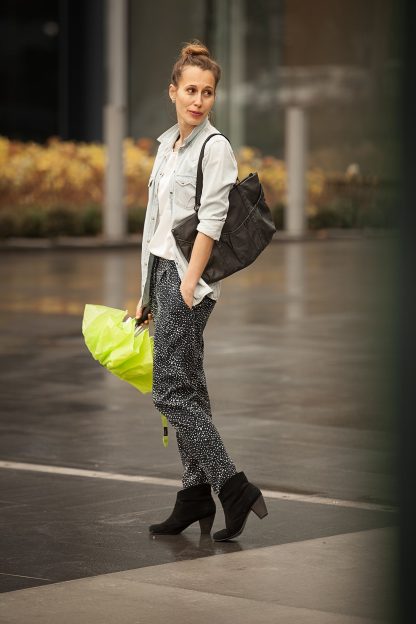 Windproof and waterproof fabric Travel umbrella - Image 4