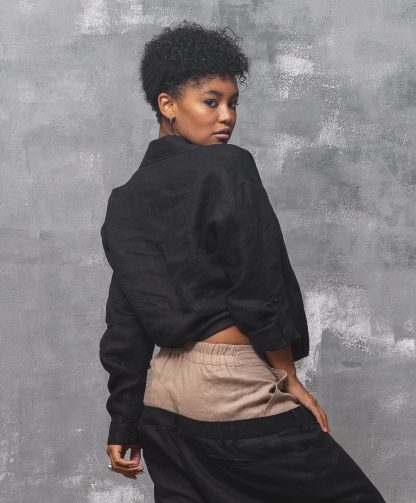 Women's black linen shirt - Image 2