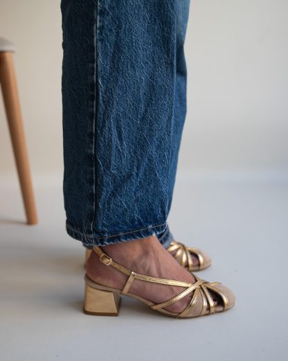 Women's gold low-heeled block heel sandals - Image 2
