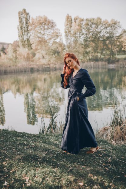 Women's long-sleeved linen dress