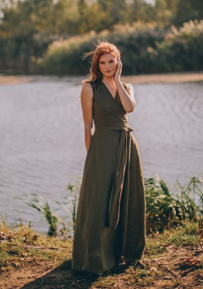 Women's sleeveless green long dress
