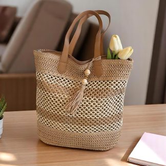 Women's handmade straw shoulder bag