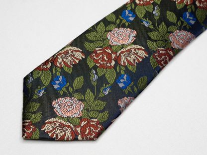 Men's stylish black floral tie - Image 4