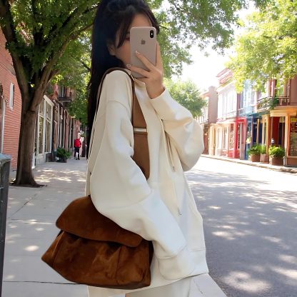 Women's Suede Shoulder Bag - Image 3