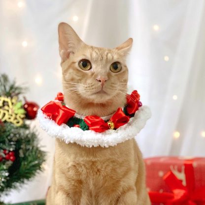Cozy Christmas pet collar with red bow tie - Image 7