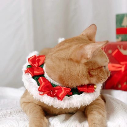 Cozy Christmas pet collar with red bow tie - Image 3