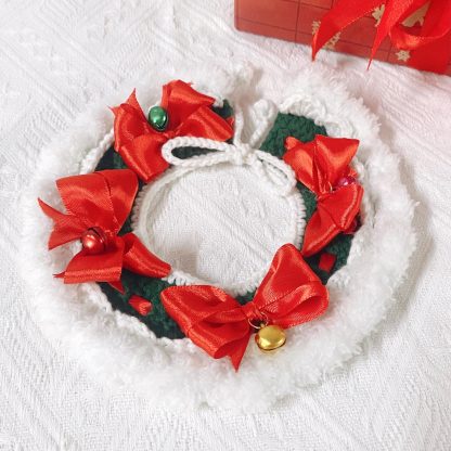 Cozy Christmas pet collar with red bow tie - Image 2