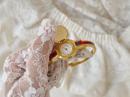 Vintage Metal Floral Women's Watch - Image 4