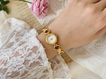 Fashionable and versatile women's watch