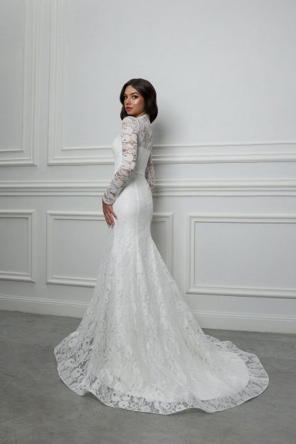 Elegant long sleeve wedding dress - Image 4