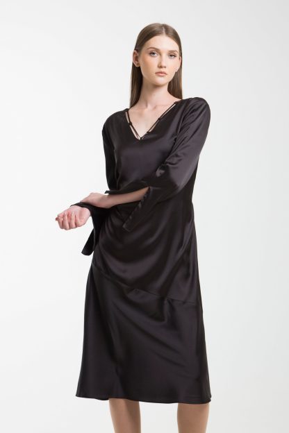 Black satin sleeve dress - Image 3