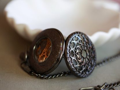 Black vintage mechanical skeleton pocket watch - Image 4