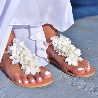 Boho White Floral Appliqué Flat Sandals for Women – Elegant Summer Beach Sandals - Image 3