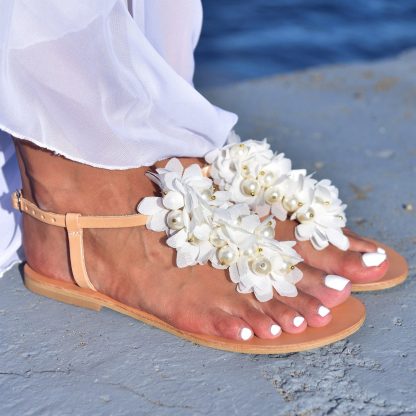 Boho White Floral Appliqué Flat Sandals for Women – Elegant Summer Beach Sandals - Image 2