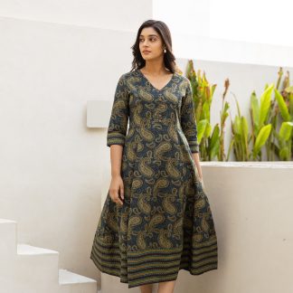 Retro pattern dress