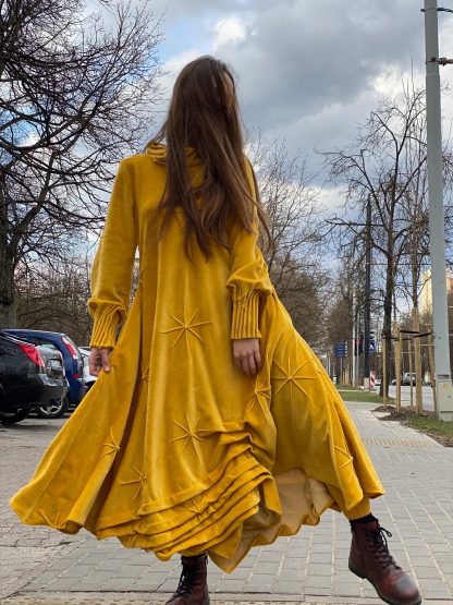Vintage style gold velvet dress - Image 5