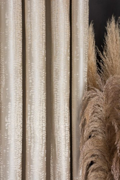 Luxurious textured jacquard curtains - Image 6