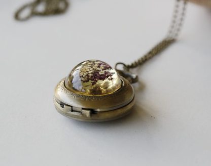 Vintage Floral Resin Pocket Watch - Image 4