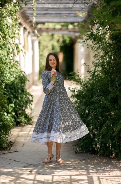 Artistic printed dress - Image 4