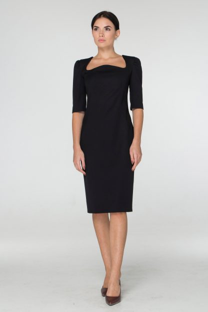 Women's chic little black dress