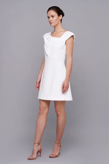 Women's elegant white dress - Image 2