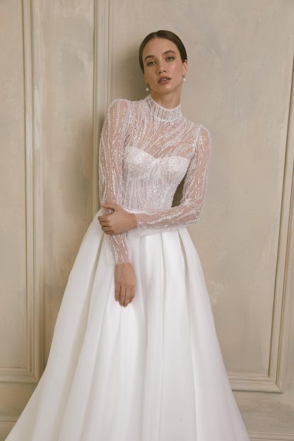 Elegant wedding dress - Image 4