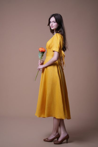 Retro Hepburn style yellow V-neck waist dress - Image 2