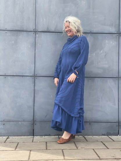 Women's long dress - Image 2