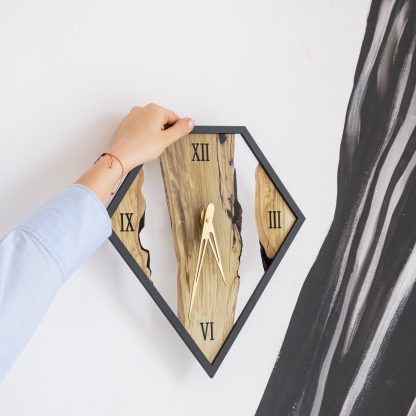 Unique design solid wood wall clock - Image 4