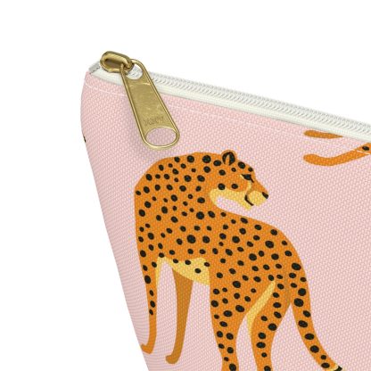 Pink cheetah pattern  cosmetic bag - Image 3