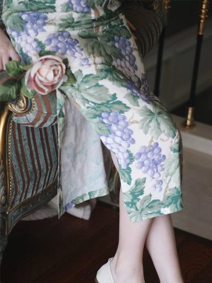 Grape vine cheongsam - Image 3