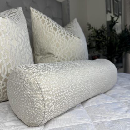 Elegant jacquard pillow - Image 4