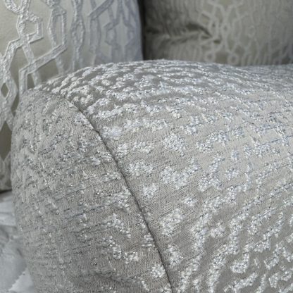Elegant jacquard pillow - Image 2