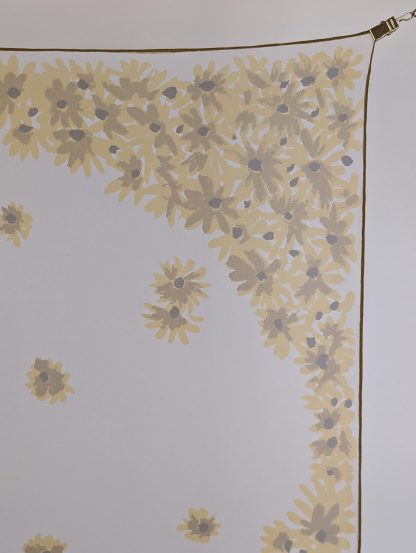 Daisy print silk scarf - Image 5